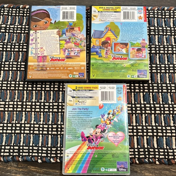 🌟SALE!  3 for $14!!🌟 2 Doc McStuffins and I Love Minnie Disney Jr. DVDs - Picture 2 of 3